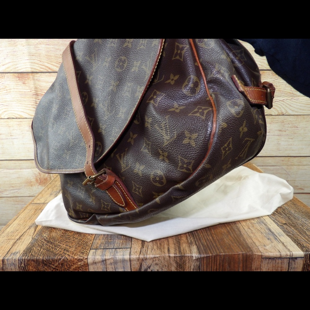 Louis Vuitton Saumur 35 iconic shoulder handbag - Picture 9 of 15